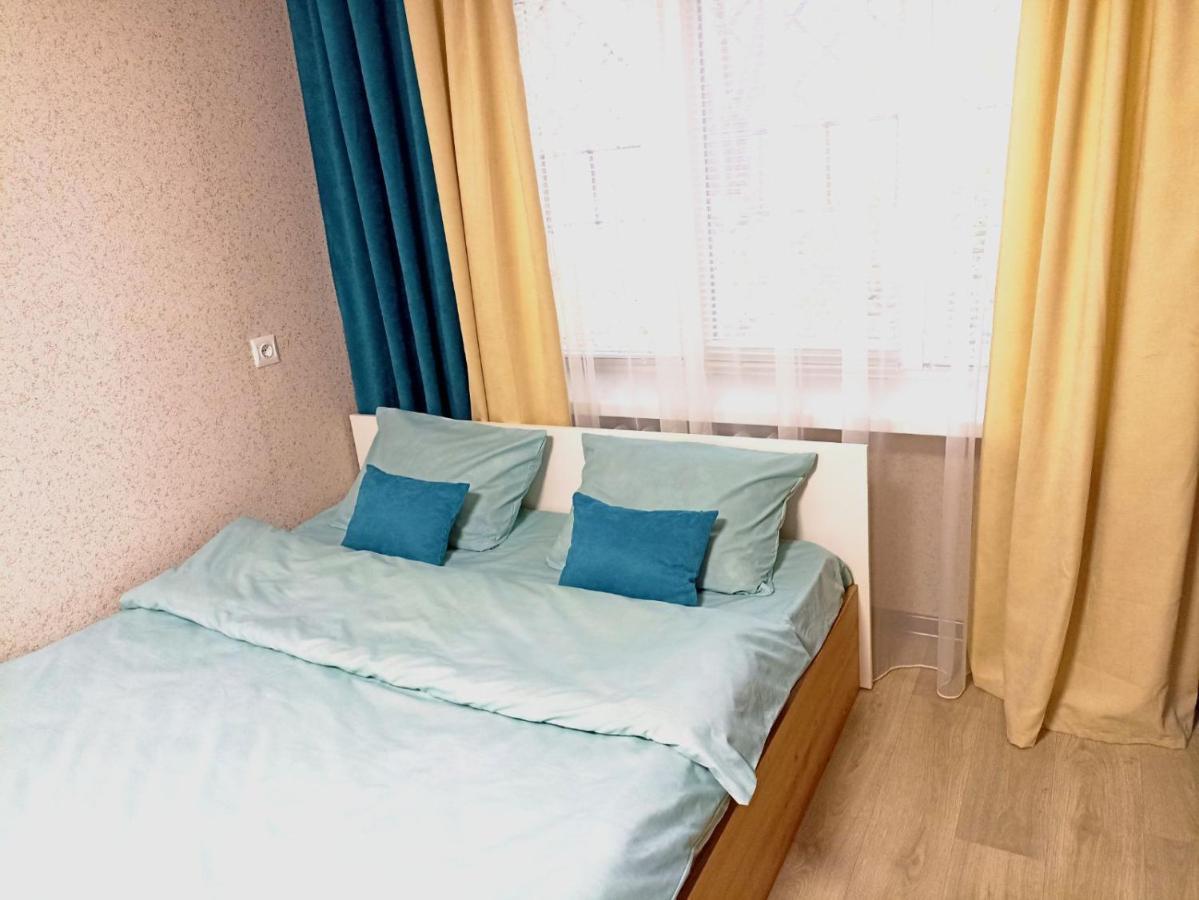Светлые Апартаменты В 100М От Софиевского Парка Uman Exterior photo